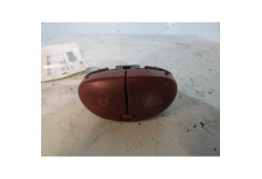 Bouton de warning CITROEN XSARA PICASSO Photo n°1