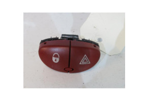 Bouton de warning PEUGEOT 206 Photo n°1