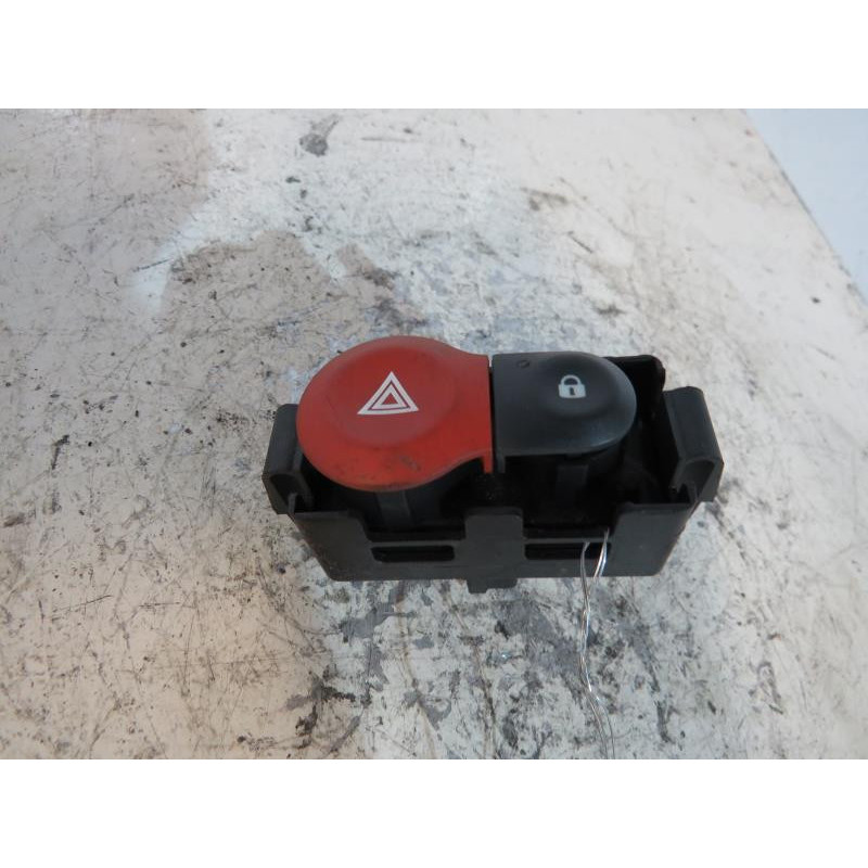 Bouton de warning RENAULT MODUS Photo n°1
