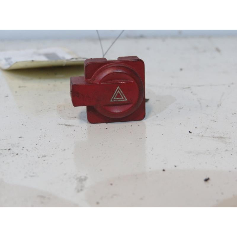 Bouton de warning CITROEN C4 1 Photo n°1