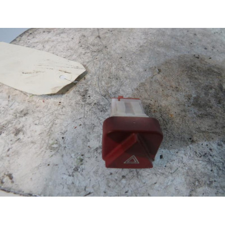 Bouton de warning CITROEN C5 1