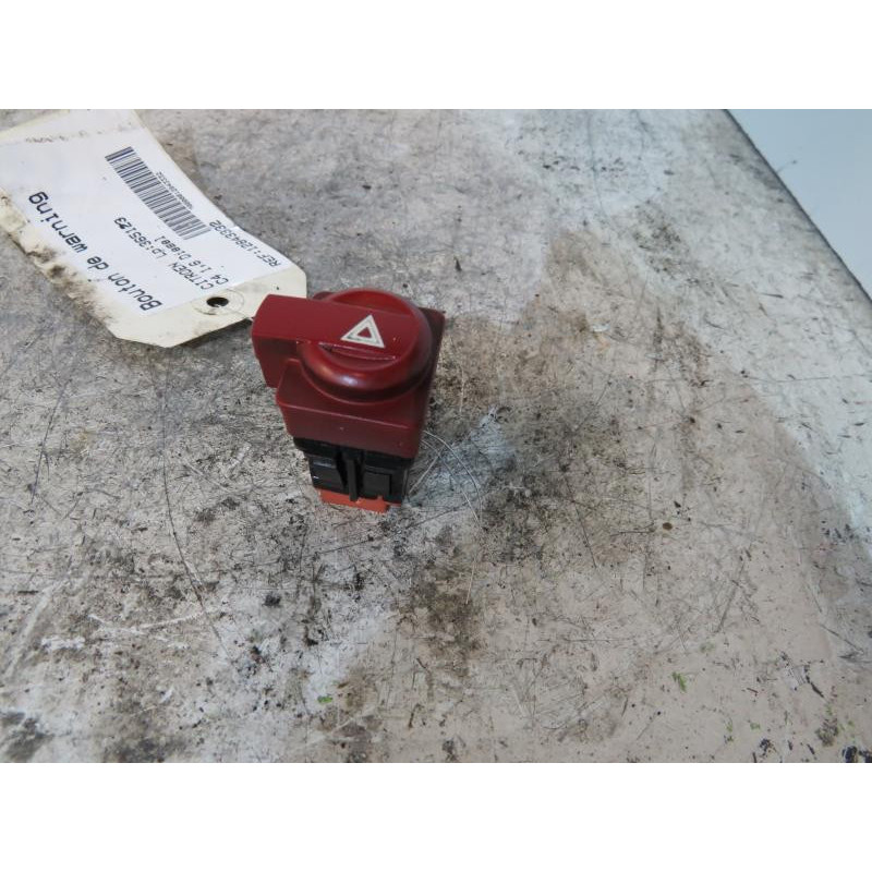 Bouton de warning CITROEN C4 1 Photo n°1