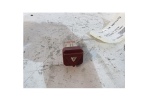 Bouton de warning PEUGEOT 407 Photo n°1