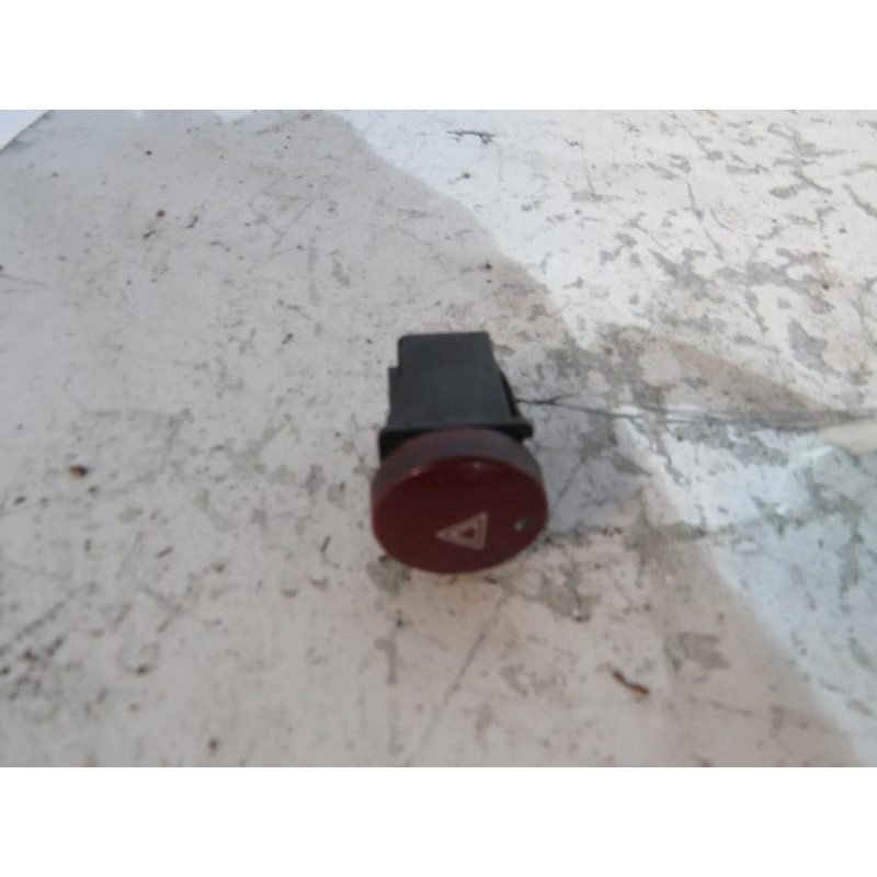 Bouton de warning PEUGEOT PARTNER 1 Photo n°1