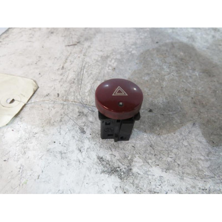 Bouton de warning PEUGEOT PARTNER 1