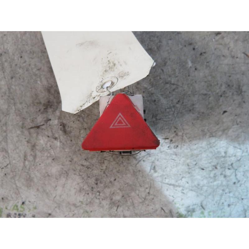 Bouton de warning VOLKSWAGEN TOURAN 1 Photo n°1