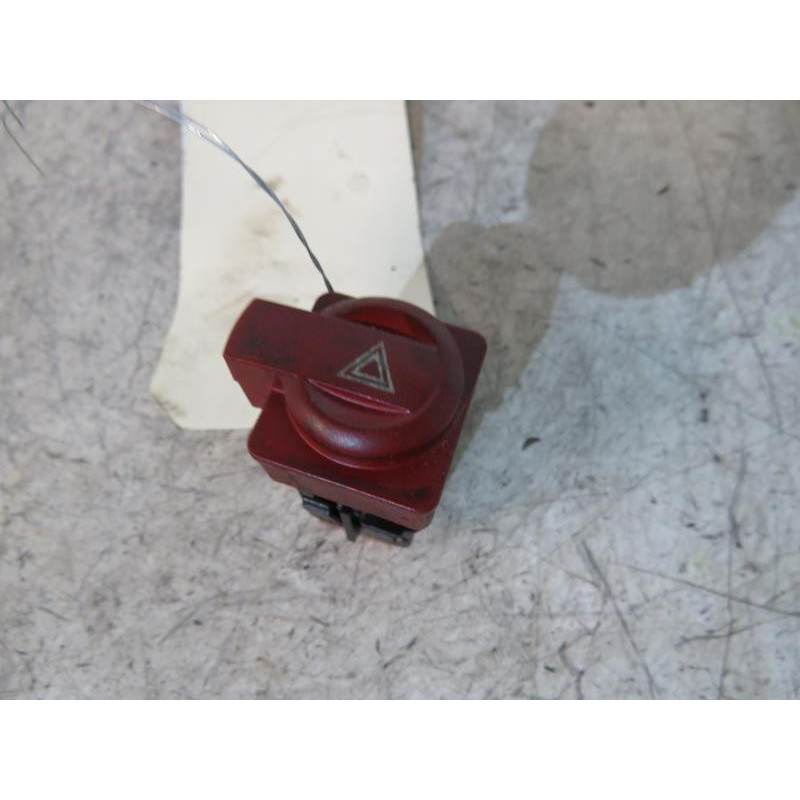 Bouton de warning CITROEN C4 1 Photo n°1