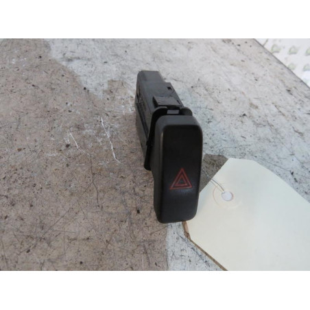 Bouton de warning MAZDA PREMACY