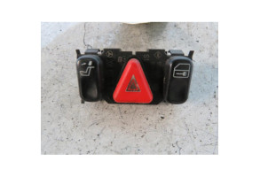 Bouton de warning MERCEDES CLASSE E 210 Photo n°1
