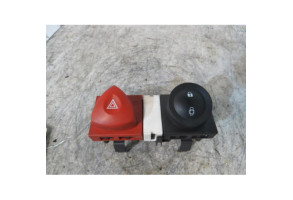 Bouton de warning RENAULT MEGANE 2 Photo n°1