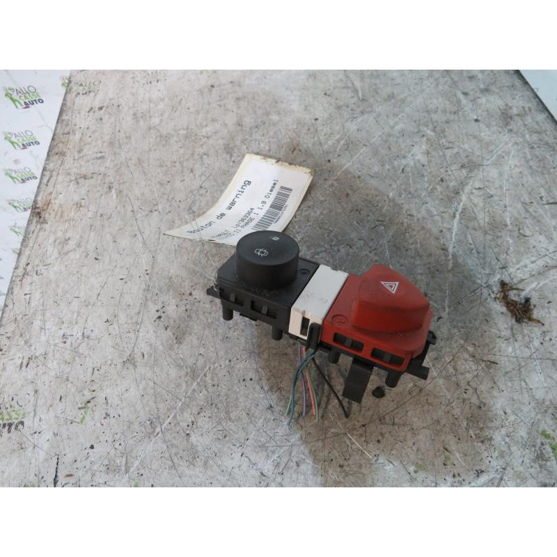 Bouton de warning RENAULT SCENIC 2 Photo n°1