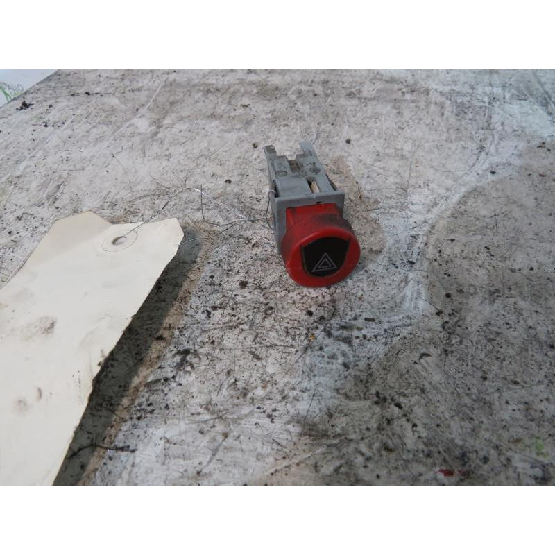 Bouton de warning PEUGEOT PARTNER 1 Photo n°1