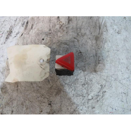 Bouton de warning SKODA FABIA 1