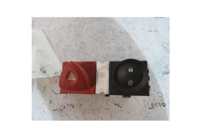 Bouton de warning RENAULT MEGANE 2 Photo n°1