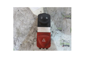 Bouton de warning RENAULT SCENIC 2 Photo n°1