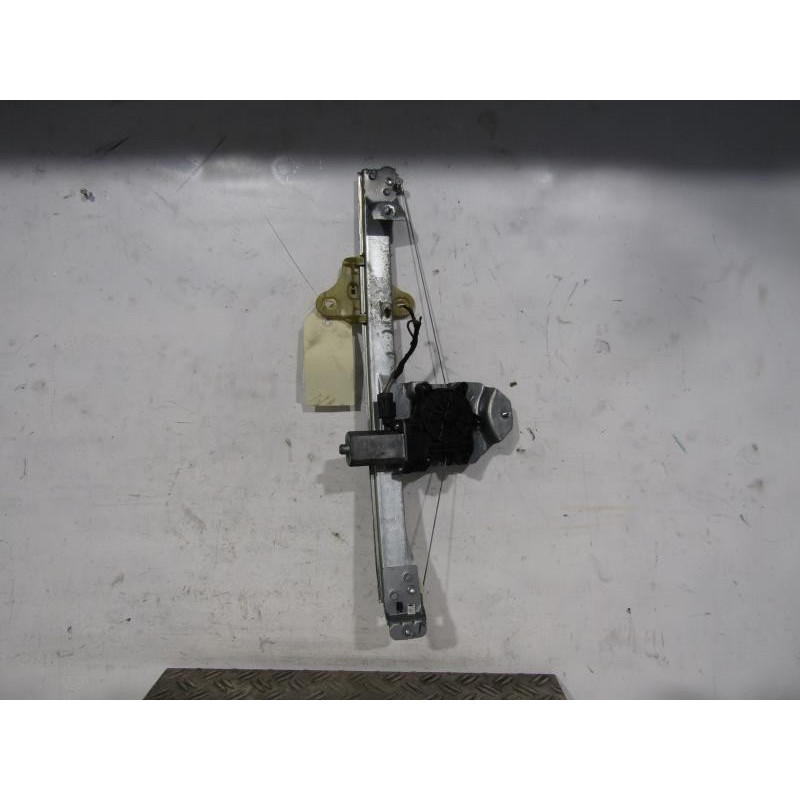 Leve vitre electrique avant droit RENAULT CLIO 4 Photo n°1