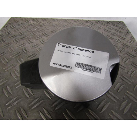 Trappe d'essence PEUGEOT 5008 1
