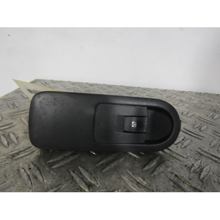 Interrupteur de leve vitre avant droit RENAULT GRAND SCENIC 2