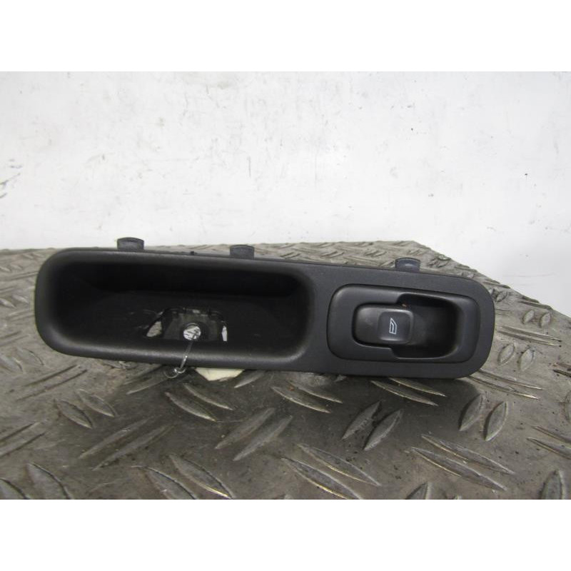 Interrupteur de leve vitre arriere droit VOLVO S 80 1 Photo n°1