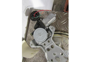 Leve vitre electrique avant droit SUZUKI SWIFT 3 Photo n°2