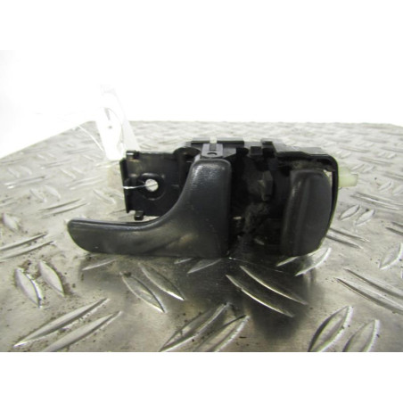 Poignee interieur avant droit NISSAN TERRANO 2