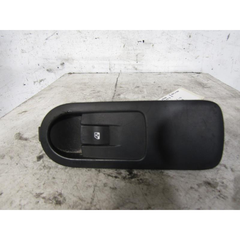 Interrupteur de leve vitre avant droit RENAULT SCENIC 2 Photo n°1