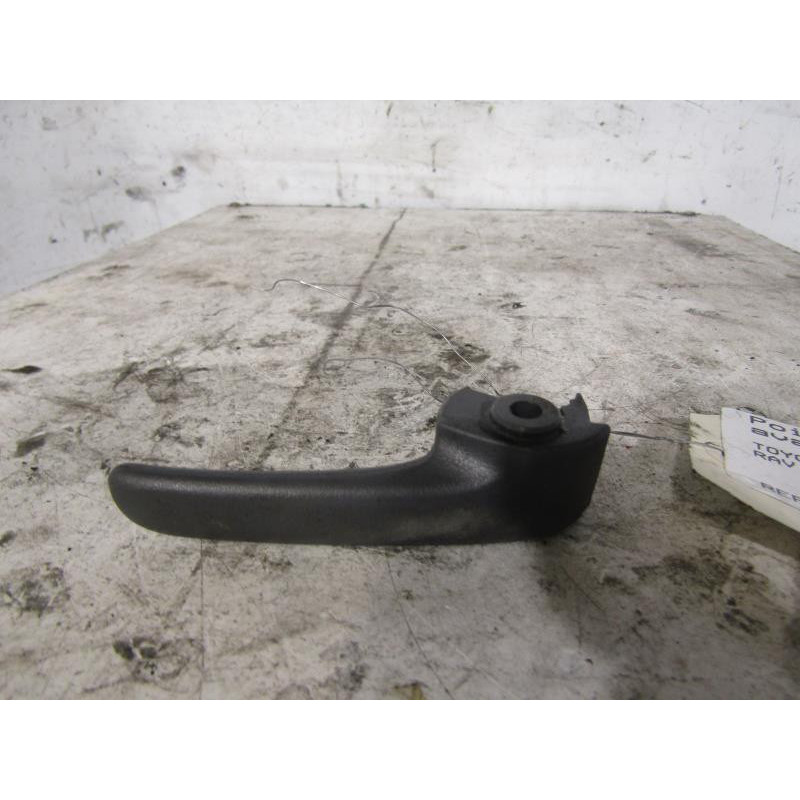 Poignee interieur avant droit TOYOTA RAV4 2 Photo n°1