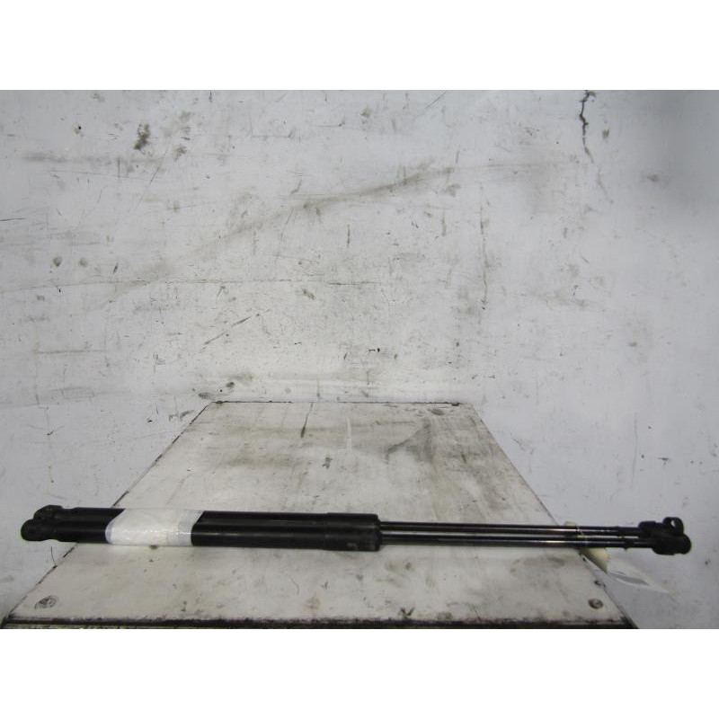 Verin de coffre FORD MONDEO 3 Photo n°1