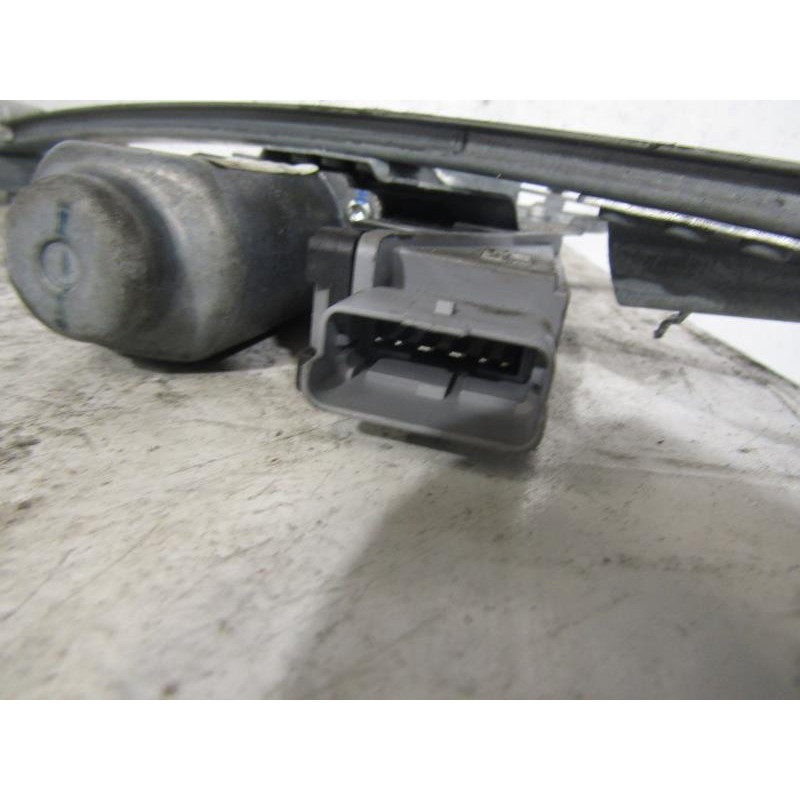 Leve vitre electrique arriere droit PEUGEOT 307 Photo n°1