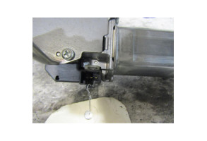 Moteur essuie glace arriere TOYOTA COROLLA 10 Photo n°3