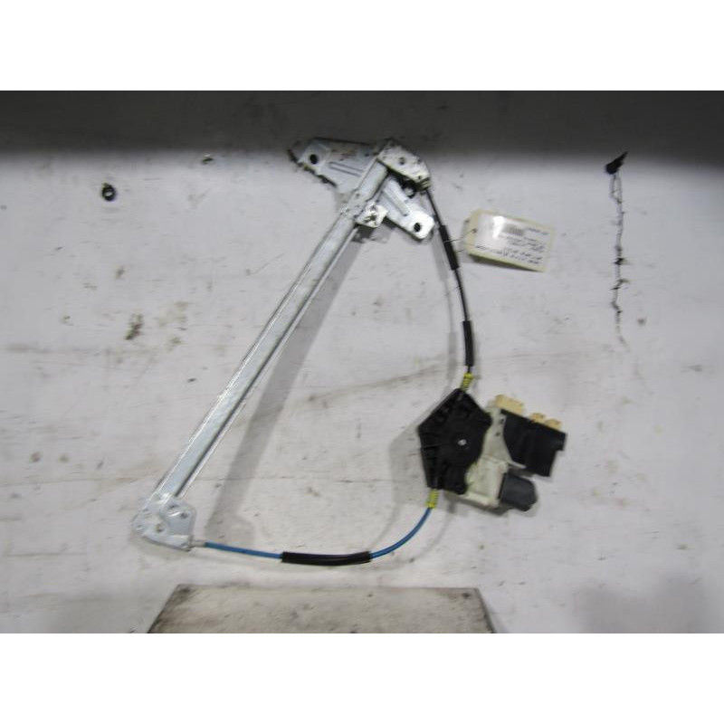 Leve vitre electrique arriere droit PEUGEOT 307 Photo n°1