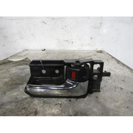 Poignee interieur arriere droit TOYOTA AVENSIS 2
