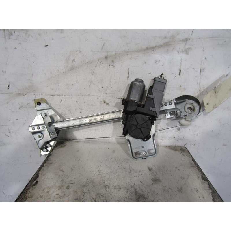 Leve vitre electrique arriere droit PEUGEOT 307 Photo n°1