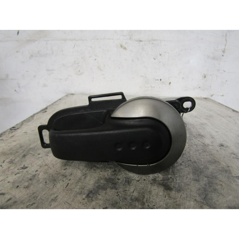 Poignee interieur avant gauche NISSAN NOTE 1 Photo n°1