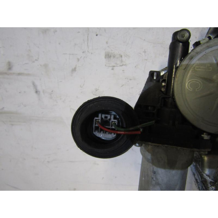 Leve vitre electrique avant gauche SUZUKI SWIFT 3 Photo n°2