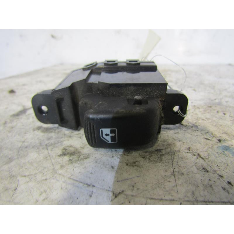 Interrupteur de leve vitre arriere droit HYUNDAI SANTA FE 1 Photo n°1