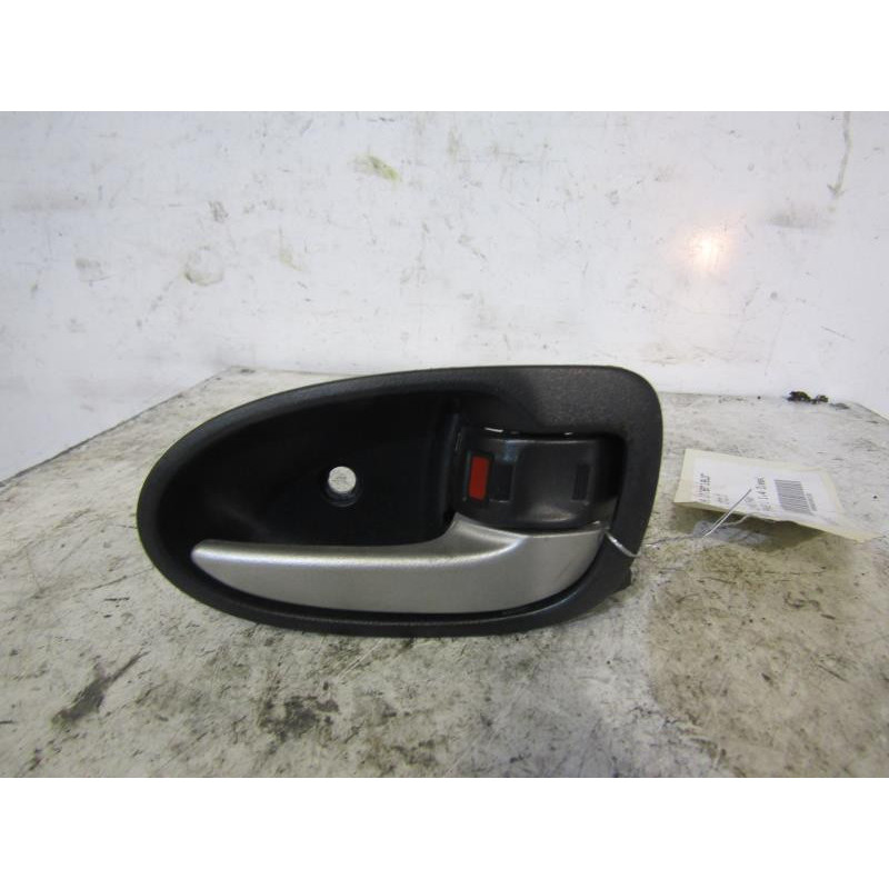 Poignee interieur avant droit TOYOTA YARIS 2 Photo n°1