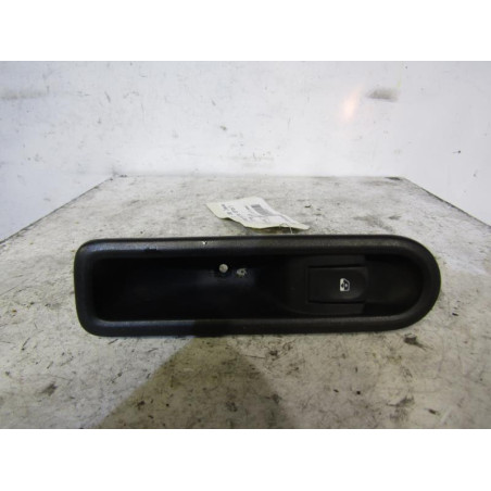Interrupteur de leve vitre arriere droit RENAULT CLIO 3