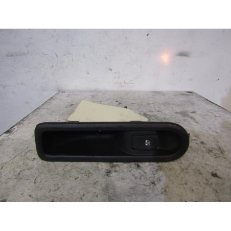 Interrupteur de leve vitre arriere gauche RENAULT CLIO 3