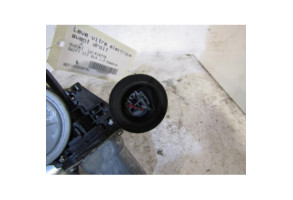Leve vitre electrique avant droit SUZUKI SWIFT 3 Photo n°3