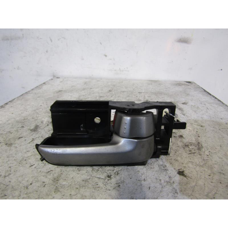 Poignee interieur avant droit SUZUKI SWIFT 3 Photo n°1