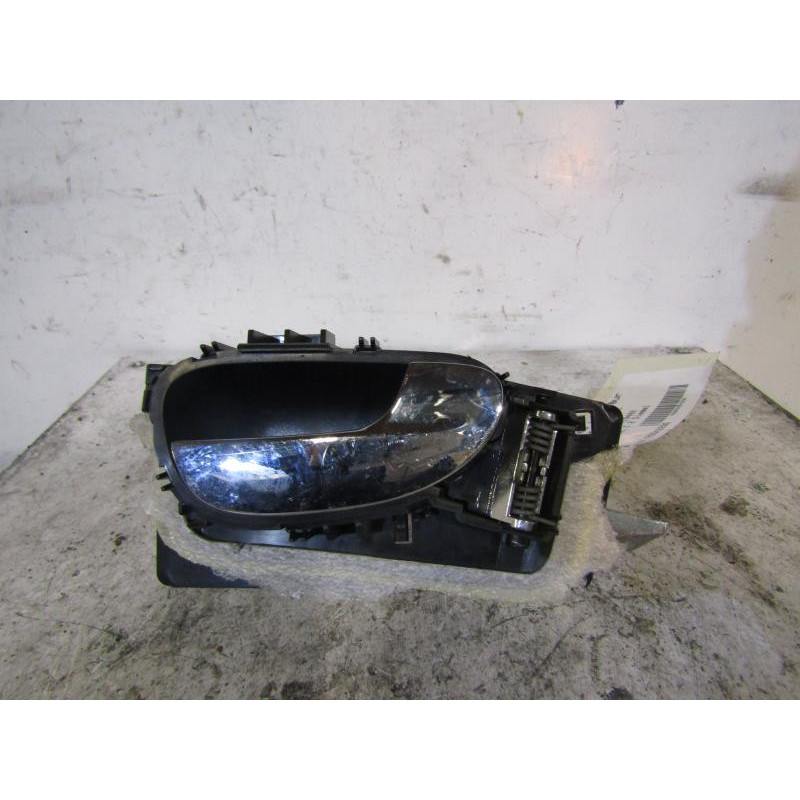 Poignee interieur arriere droit PEUGEOT 307 Photo n°1