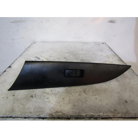 Interrupteur de leve vitre avant droit MAZDA 3 1