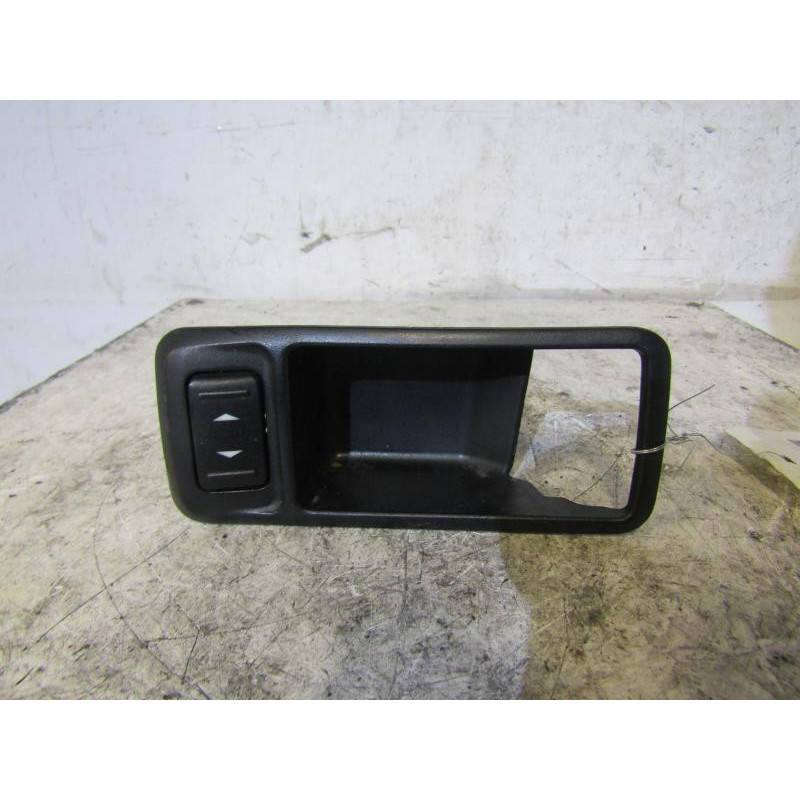 Interrupteur de leve vitre avant droit FORD FOCUS 2 Photo n°1