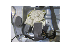 Leve vitre electrique arriere gauche FORD FOCUS 2 Photo n°2