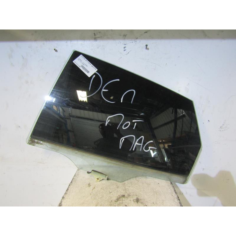 Vitre arriere gauche HYUNDAI I 30 1 Photo n°1