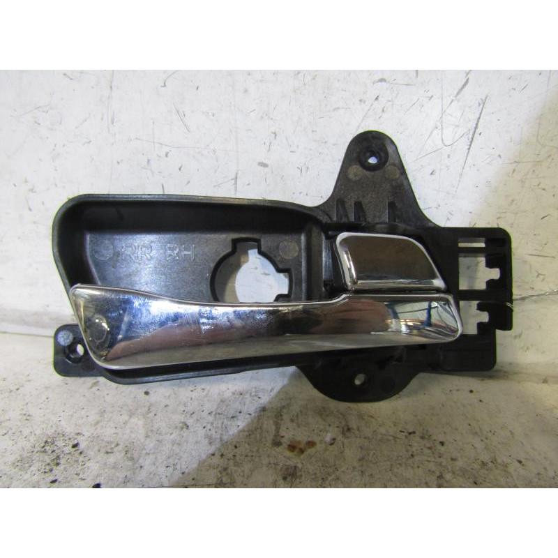 Poignee interieur arriere droit HYUNDAI I 30 1 Photo n°1