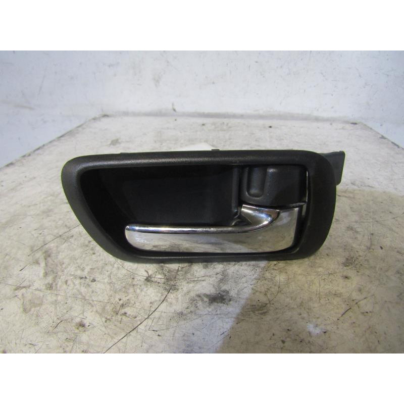 Poignee interieur arriere droit TOYOTA COROLLA VERSO 2 Photo n°1