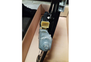 Leve vitre electrique arriere gauche MERCEDES CLASSE C 203 Photo n°3