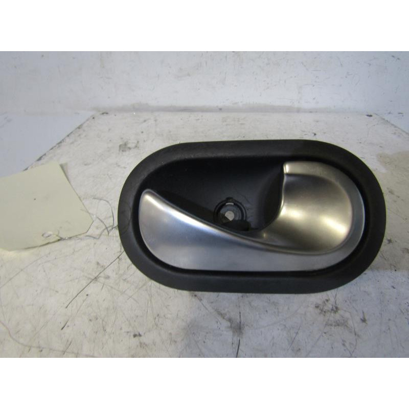 Poignee interieur arriere droit RENAULT MEGANE 2 Photo n°1